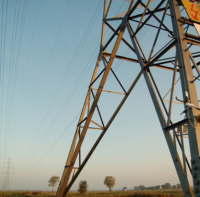 Firmy energetyczne – która sprzedaje najtańszy prąd?