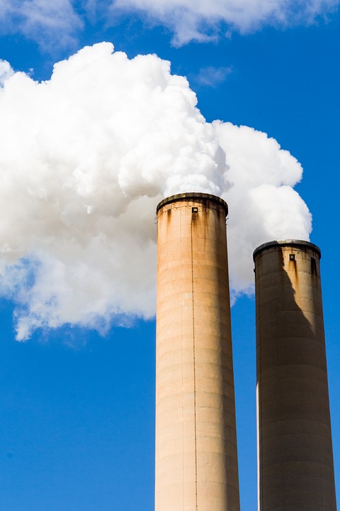 Rosną rachunki za prąd i zanieczyszczenie powietrza 